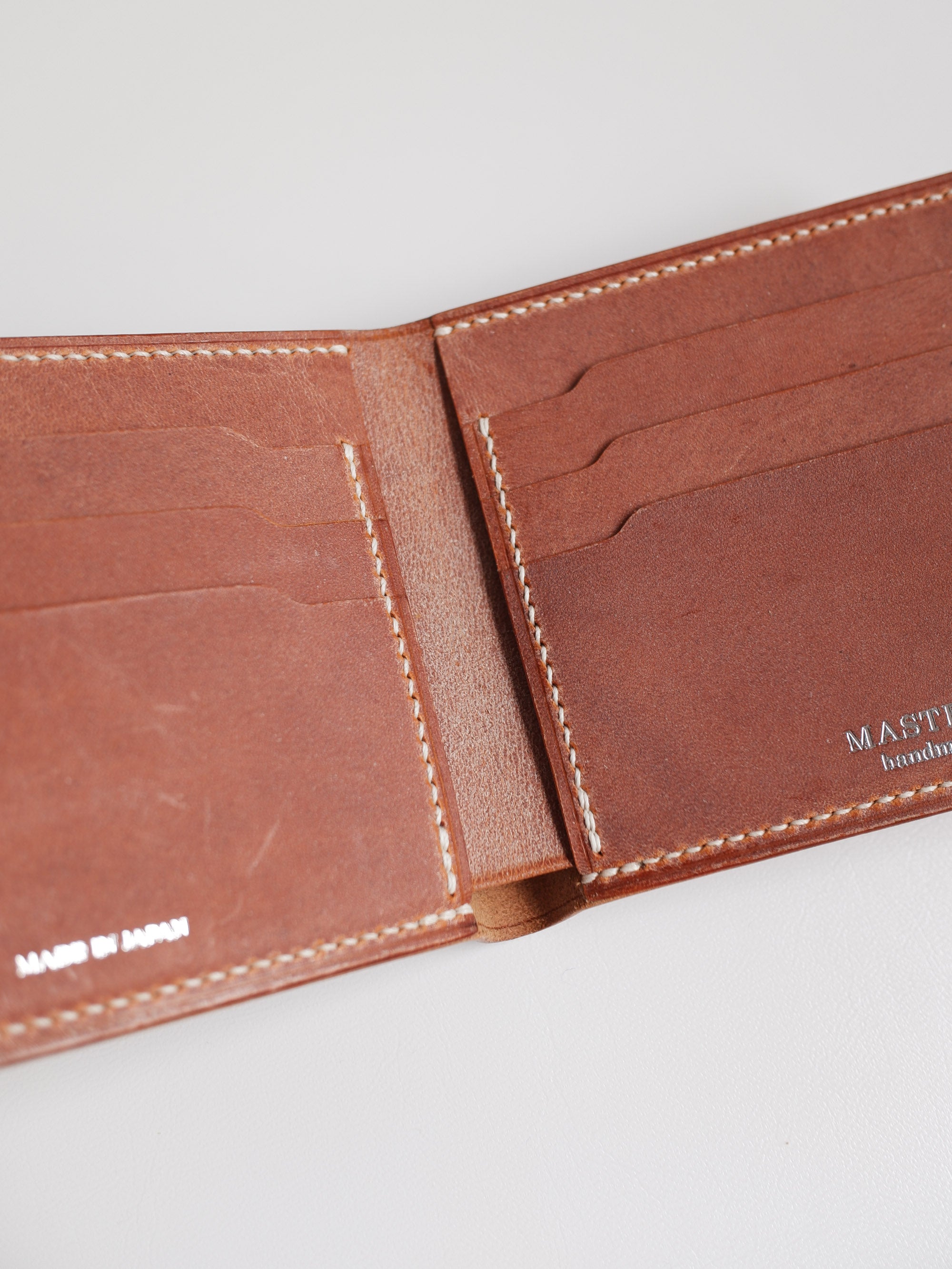 Classic Bi Fold Wallet (exclusive online)