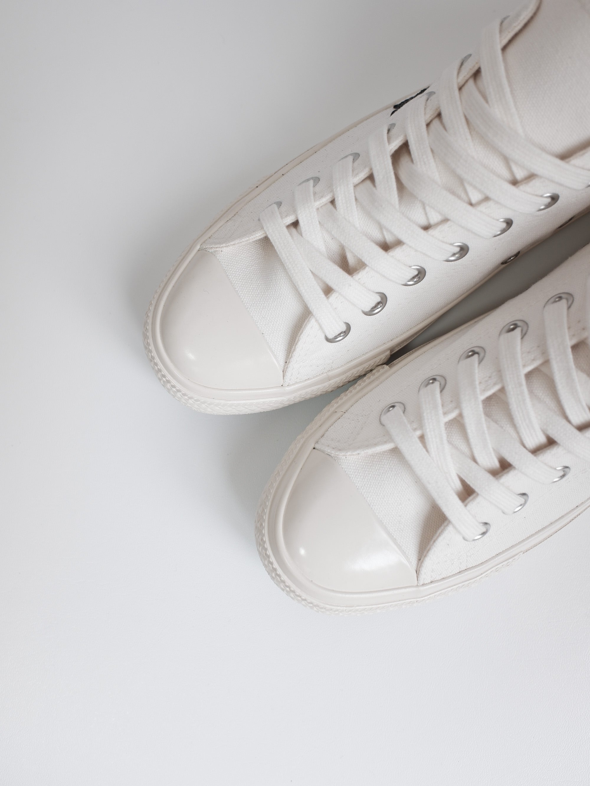 White and sales silver converse
